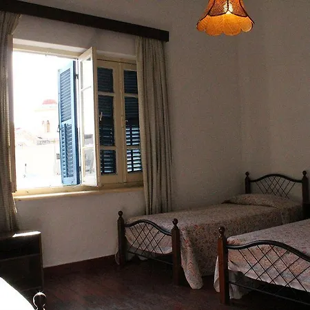 Vandrarhem Trianon Paphos