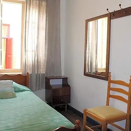 Trianon - Old Town Hostel Paphos