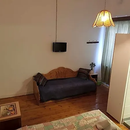 Trianon - Old Town Hostel Paphos