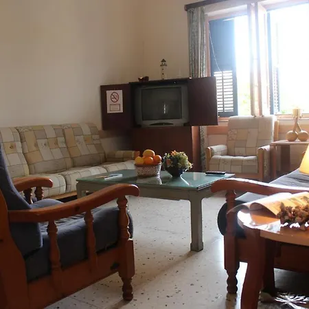 بيت شباب Trianon - Old Town