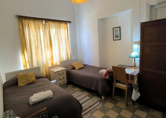 Trianon - Old Town Hostal Paphos